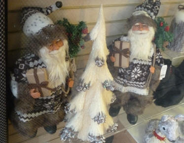Father Christmas ornaments in Norwegian knits