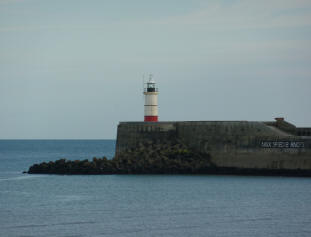 Lightouse on Newhaven harbour arm