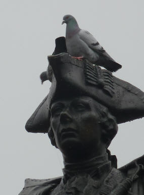 Greenwich Park - General Wolfe statue and pigeons