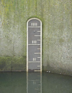Water height gauge, River Darenth