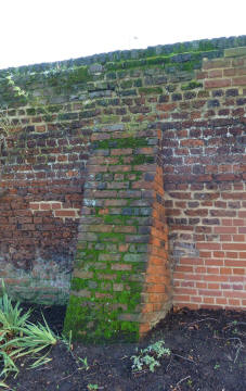 Brick wall buttress