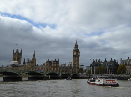 River Thames & Houses of Parliament