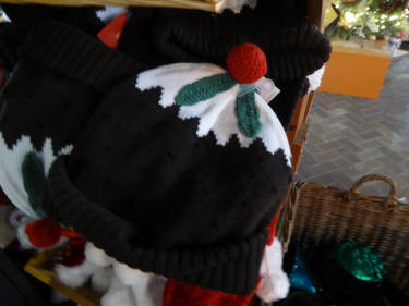 Christmas pudding knitted hat