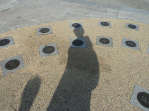 Herne Bay - Human sundial four o'clock