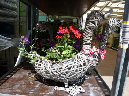 Duck shaped straw planter