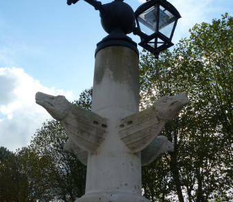 Dragon headed boats on fountain