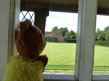 Well Hall Pleasaunce shelter hut view through lattice