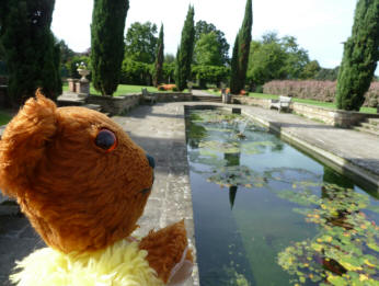 Well Hall Pleasaunce Italian garden