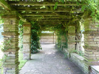 Well Hall Pleasaunce pergola