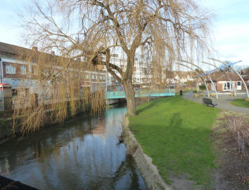 Riverside gardens, Crayford