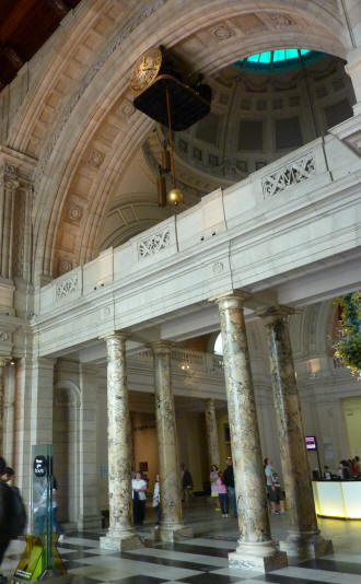 V&A Museum marble main hall