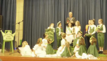 Petts Wood May Fayre - May Queen crowning