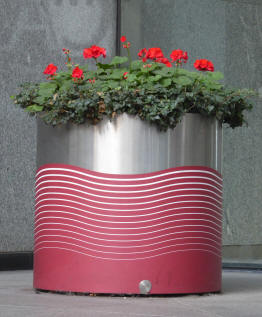 Wavy planter