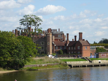 Hampton Court Palace