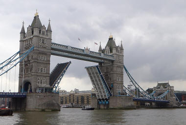 Tower Bridge opening