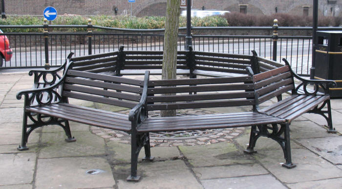 Round bench