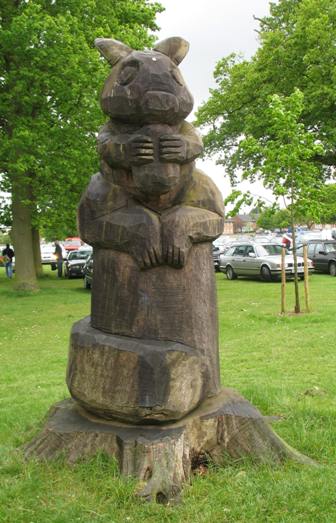 Wooden squirrel in Stockwood Park