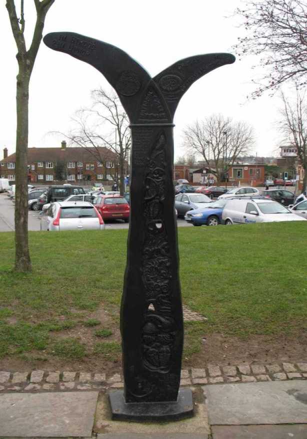 Cycle route waymarker Rochester